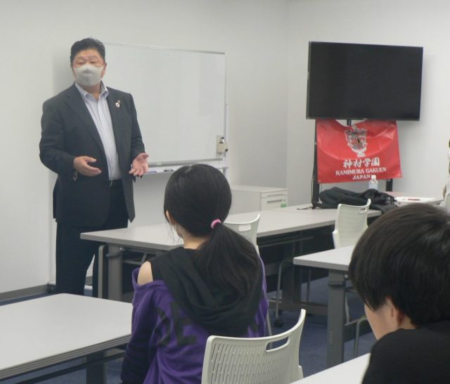校長神村先生　大阪梅田学習センターを元気に。